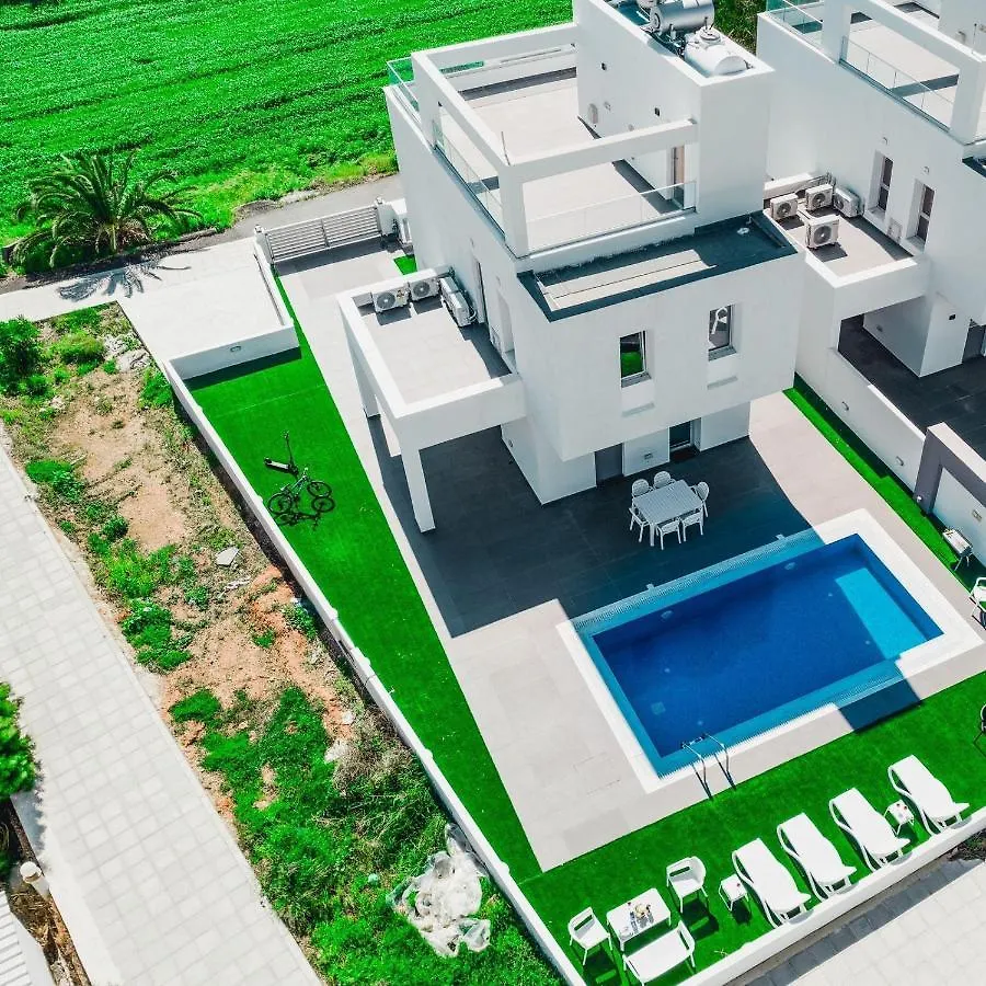 Stunning 3 Bedroom Villa Close To Nissi Beach!アヤナパ 0*,